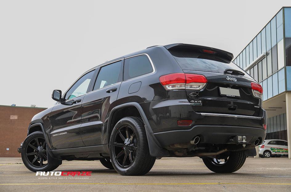 JEEP-GRAND-CHEROKEE-SLIDE-GLOSS-BLACK